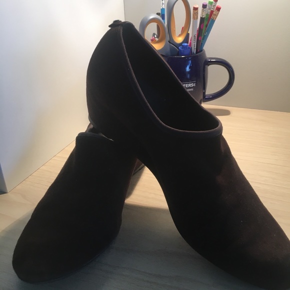 Stuart Weitzman Brown Suede Bootie - Picture 2 of 5